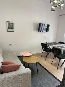 Cozy Apartment near Center