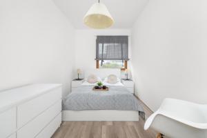 Nowoczesny & Klimatyzowany Apartament z Parkingiem by Noclegi Renters