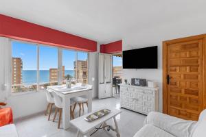 Arenales Seaside Apartment - Pool, Beach & Parking