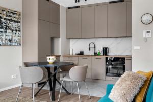 National Stadium Deluxe Apartment by BookingHost