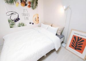 Gangnam, near subway, full option, 2 bedrooms, 2 Queen,Up to 4 people