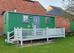 Ryans Retreat, Bowness on Solway perfect for a break when walking Hadrians Wall with a hot tub