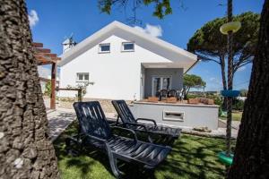 Charming House with Shared Pool in Atalaia, 110 m²