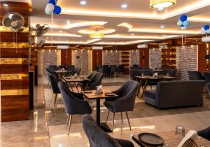 Majestic Ganges Inn