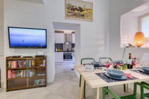 Two Levels Apt In Historical Building - Happy Rentals