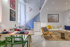 Two Levels Apt In Historical Building - Happy Rentals