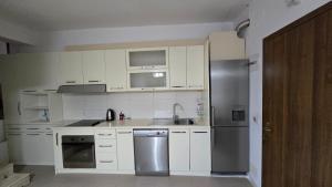 Tirent Apartment-Cozy 2-Bedroom Stay in Don Bosko