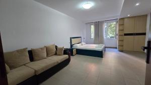 Tirent Apartment-Cozy 2-Bedroom Stay in Don Bosko