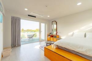 Jeju Camp Harris Spa Pension