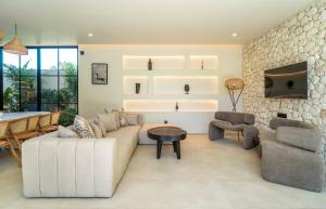 Luxury 2BR Oasis in Gili Air, 2 Min to the Beach