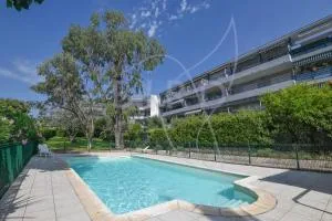 Comfortable studio terrace and private garden - Le Four-à-Chaux