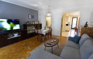 Apartments with WiFi Umag - 24206