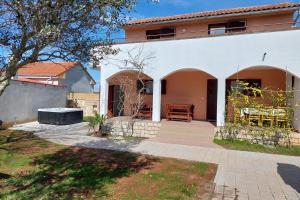 Holiday house with a parking space Peroj, Fazana - 24246