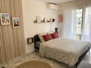 A deux pas des plages et au coeur du vieil Antibes , beau studio rénové