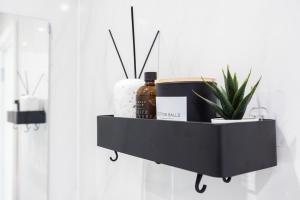 Modern 2-Bedroom London Home near Canary Wharf with Garden & Free Parking