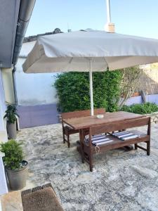 Apartman Luce with shared pool