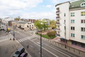 Ząbkowska 2-Bedroom Apartment by BookingHost