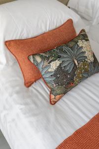 Fantastic PH near Hard Rock walk to beach RDR479