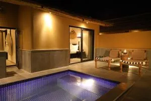 The Foothills Escape - Nīmāj