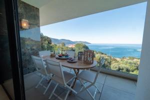 Villas Maredo - West Corsica Stunning view, Infinity pool : photos des chambres