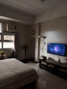 101 Newport West wing condominium