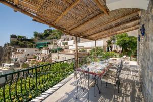 Villa overlooking the sea