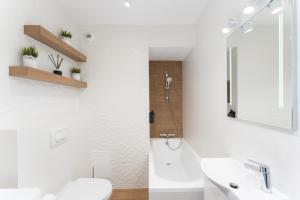 Vistula Boulevard Apartment with free parking spot