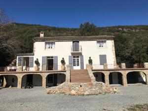 Maisons de vacances Mas La Solarie au coeur des Cevennes avec acces prive a la riviere : photos des chambres