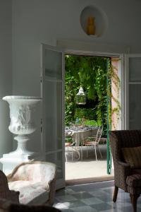 Relais La Foleia - Luxury Villa with private lake