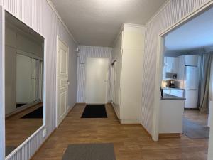 Kotimaailma-Neliö keskustassa