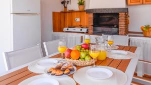 Villa Paqui Villanueva de la Concepción by Ruralidays