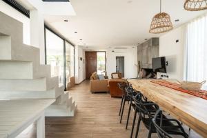 Casa en costa esmeralda ecuestre