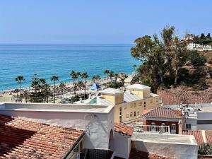 A2405 Modern 2 bed 2 bath Penthouse Burriana Beach