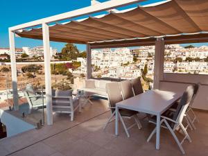 A2405 Modern 2 bed 2 bath Penthouse Burriana Beach