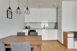 Przymorze Apartment - Home Office & Gym