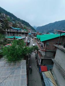 Non Stop Cafe Hostel & Stay