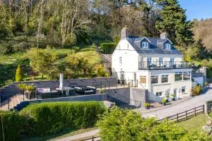 Pendine Sands Edith Villas - a luxury seaside home with beautiful sea views - Banc-y-felin