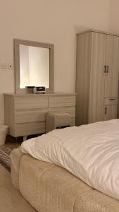 1BR and Livingroom with patio in Alolaya l Self-Entry