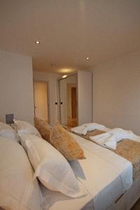 London City 2-BR and 2 Bathroom Apartment Hoxton Zone 1 Balcony