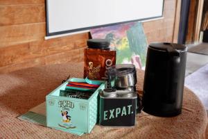 Spacious Family Home & Office Canggu, stay with cats