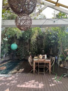 Appartements Large unique loft, quiet and bright & outdoor : photos des chambres