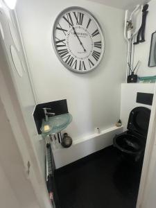 Appartements Large unique loft, quiet and bright & outdoor : photos des chambres