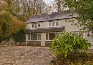 Elegant cottage with garden in Gower - Ilston
