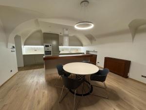 Hotel U 3 Pstrosu
