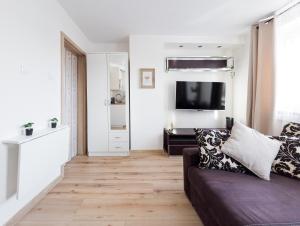 Park Grabiszyński Standard Studio by BookingHost