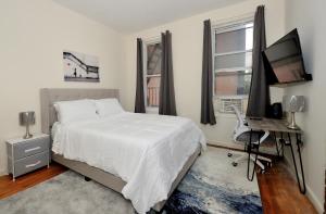 Cozy Studio Steps to Central Park Upper E Side