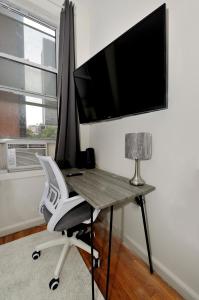 Cozy Studio Steps to Central Park Upper E Side