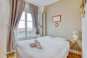 Le Boursault - Stunning Penthouse, Terrace, Parking