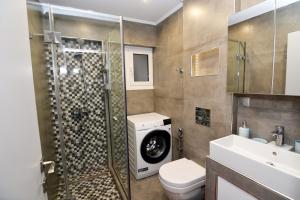 IRON Seaview Apartment