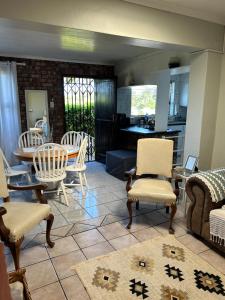 Glenelg Road Guesthouse